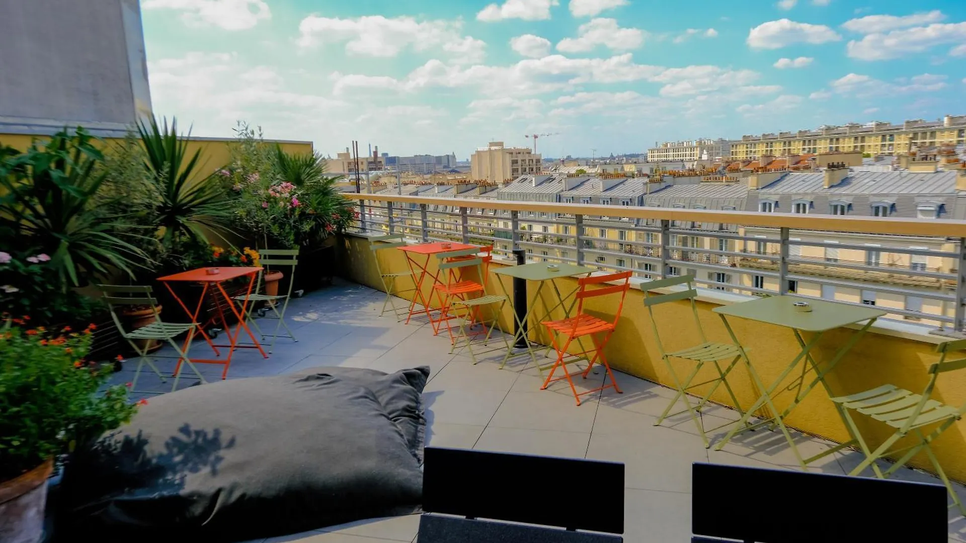 The People - Paris Bercy Hostel